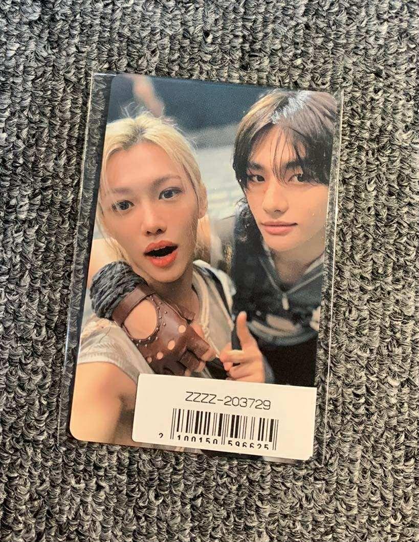 

[Б/У] Stray Kids ОГРОМНАЯ Юнитная Торговая Карта Хёнджин Феликс