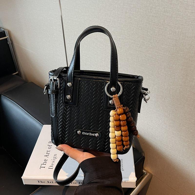 This Year's Popular Bag Women's 2025 New Autumn and Winter Retro Niche Design Messenger Bag Korean Version Bucket Bag
