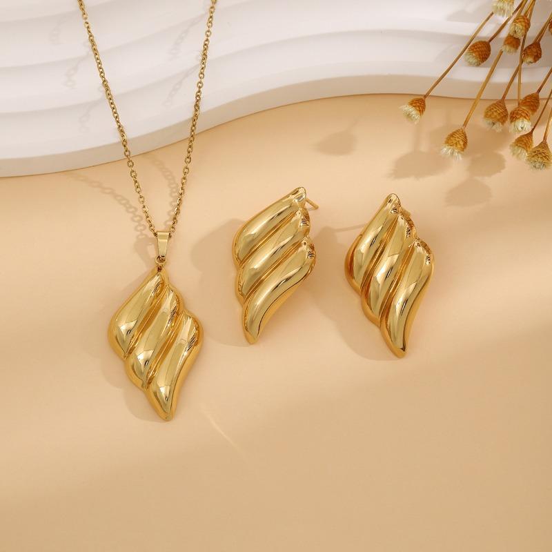 European and American Exquisite Irregular Luxury Creative Polygonal Geometric Leaf Texture Flower Love Earrings Necklace Set