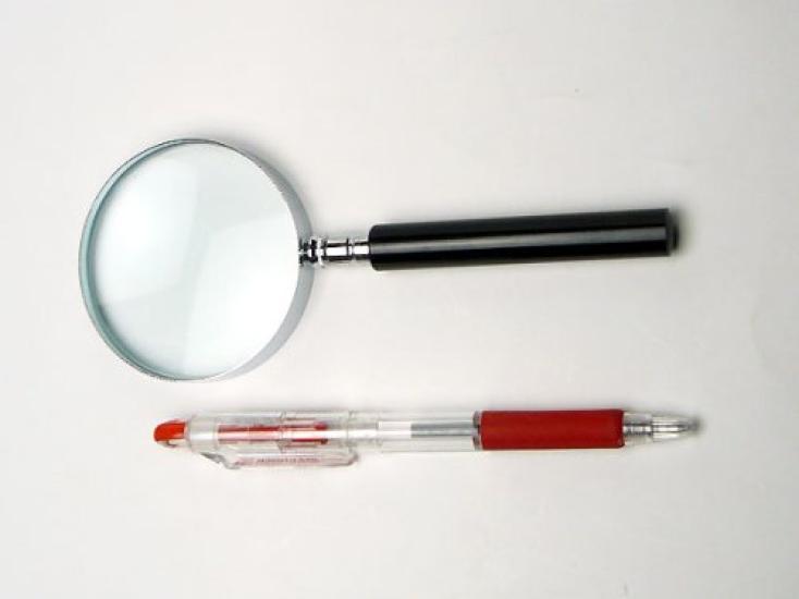Clear Optics Handheld Magnifying Glass with 3x Magnification, 65mm, R-65