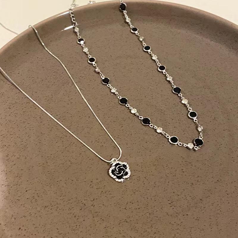 Double-Layer Rose Zircon Sweater Necklace - Women's Versatile Clavicle Chain, Light Luxury, High-End, Niche Accessory