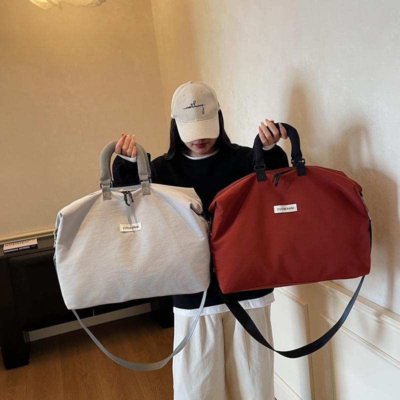 Large Capacity Fitness Bag  Waterproof Sports Gym Bag Portable Luggage for Men Women Short Distance Gym and Travel Bag