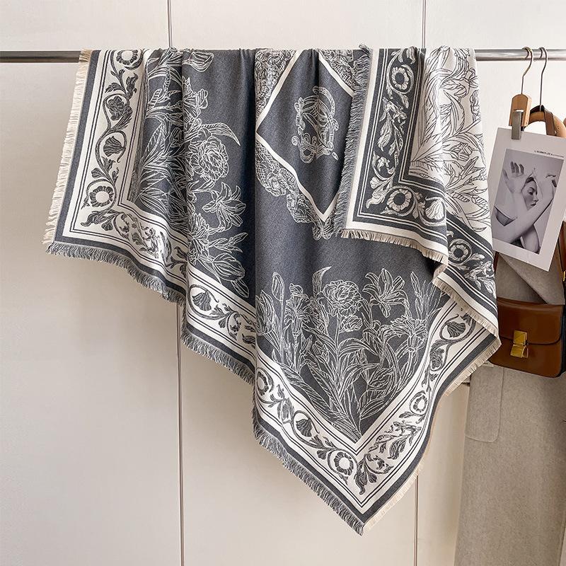 Fashionable Retro European-Style Flowery Large Square Scarf Double-Sided Women'S Imitation Cashmere Warm Scarf Simple And Versatile