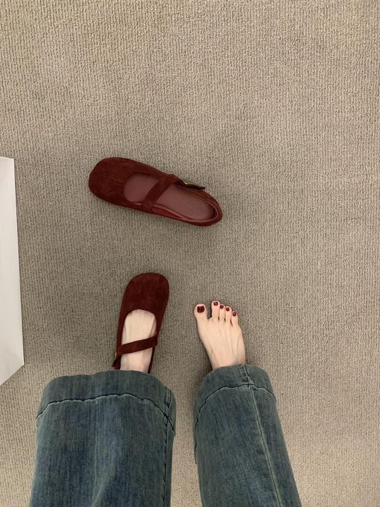 French flat-bottomed retro round head with suede Mary Jane shoes women's shoes versatile commuting gentle evening wind single shoes