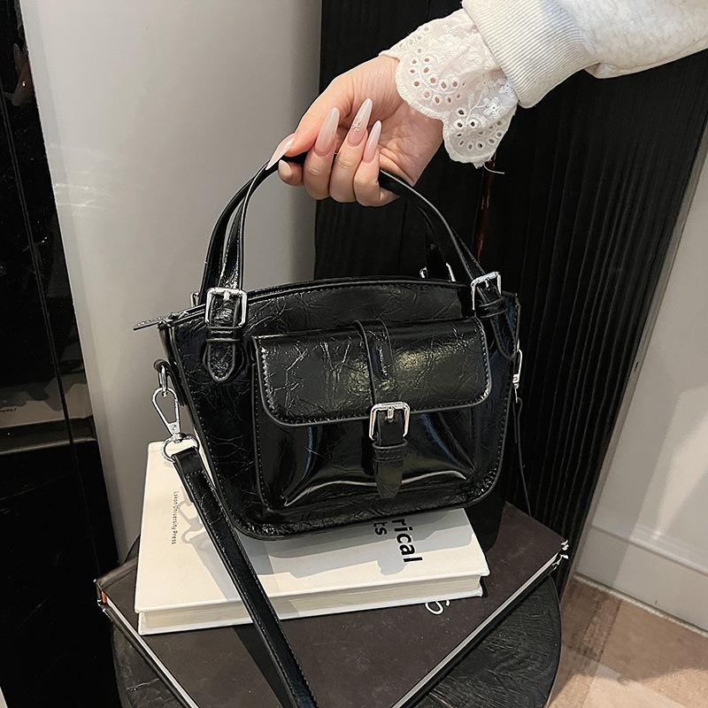 Spring New Fashionable Versatile Shoulder Bag, Baguette Bag, Oblique Span Bag, Handbag, Multifunctional Small Square Bag
