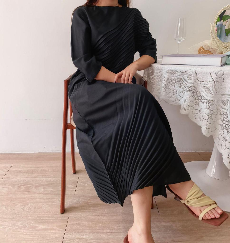 Original Design High-End Pleated Plus Size Loose Casual Dress - Light Luxury, New Spring Arrival