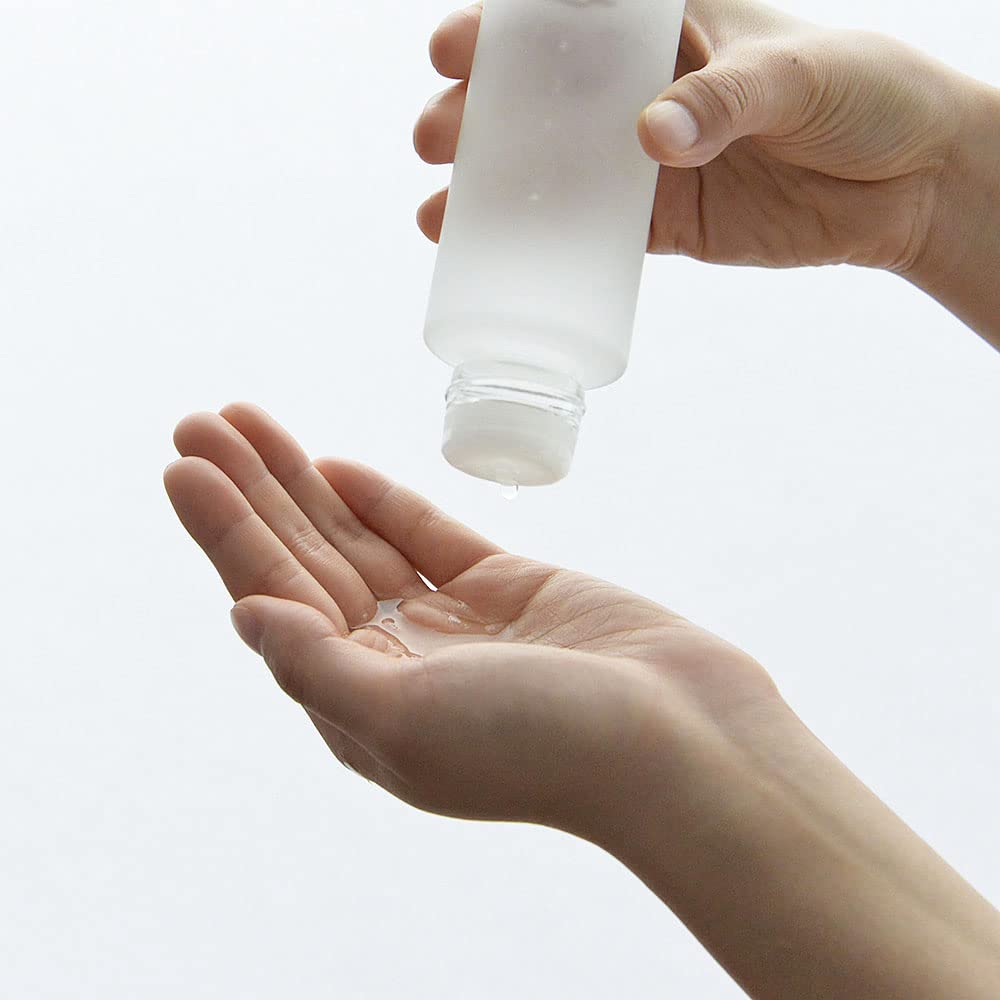 Moisturizing skin care Moisturizing penetrating water that moisturizes the skin Balancing