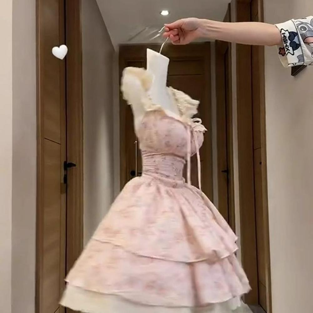 Girl floral dress women's summer milk sweet little flying sleeve princess cake dress waist fluffy skirt