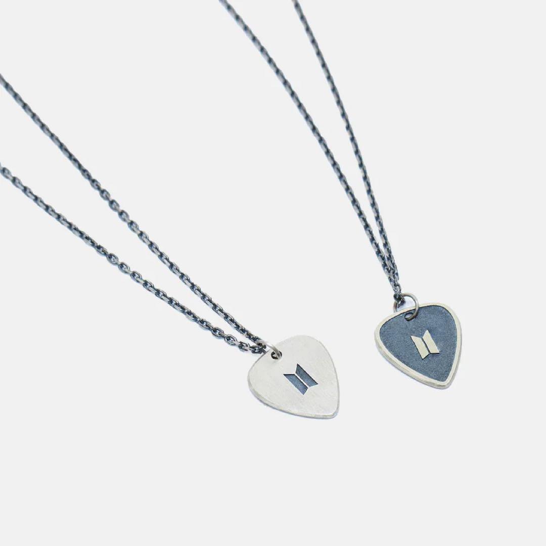 

[USED] [SUGA] GUITAR PICK NECKLACE (SILVER)