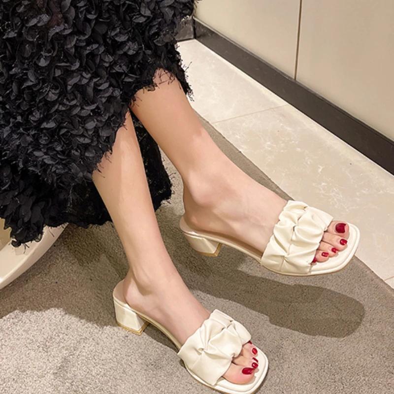 Letní móda Nové jednobarevné silné podpatky Pohodlné a sexy Velká velikost Ležérní banketové sandály Dámské vysoké podpatky