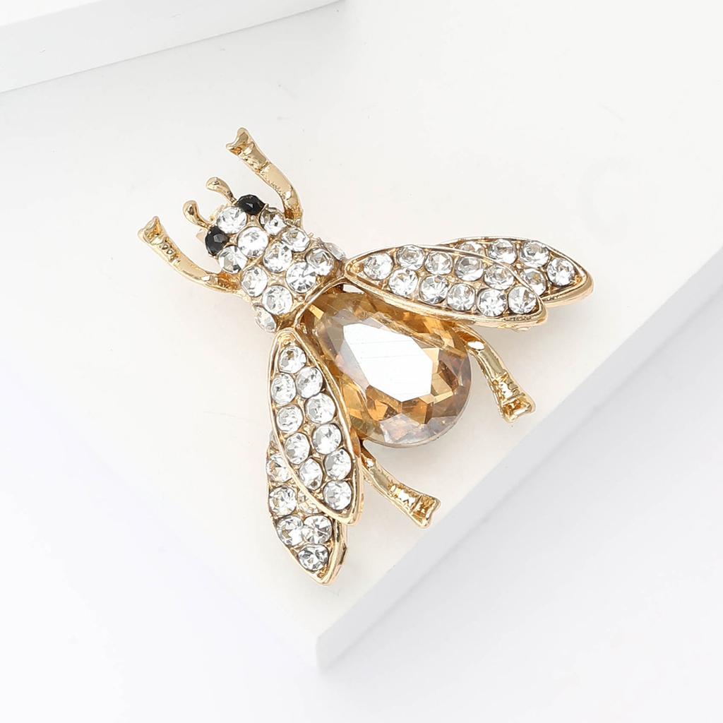 Cute Versatile Alloy Rhinestone Bee Brooch Fashion Creative Women'S Suit Cardigan Corsage Accessories Pin