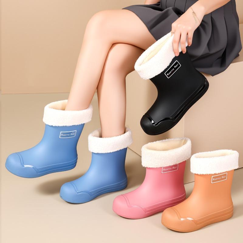 Rain shoes women's outer wear medium tube elastic mouth rain boots flat bottom work nonslip female students sea shoes