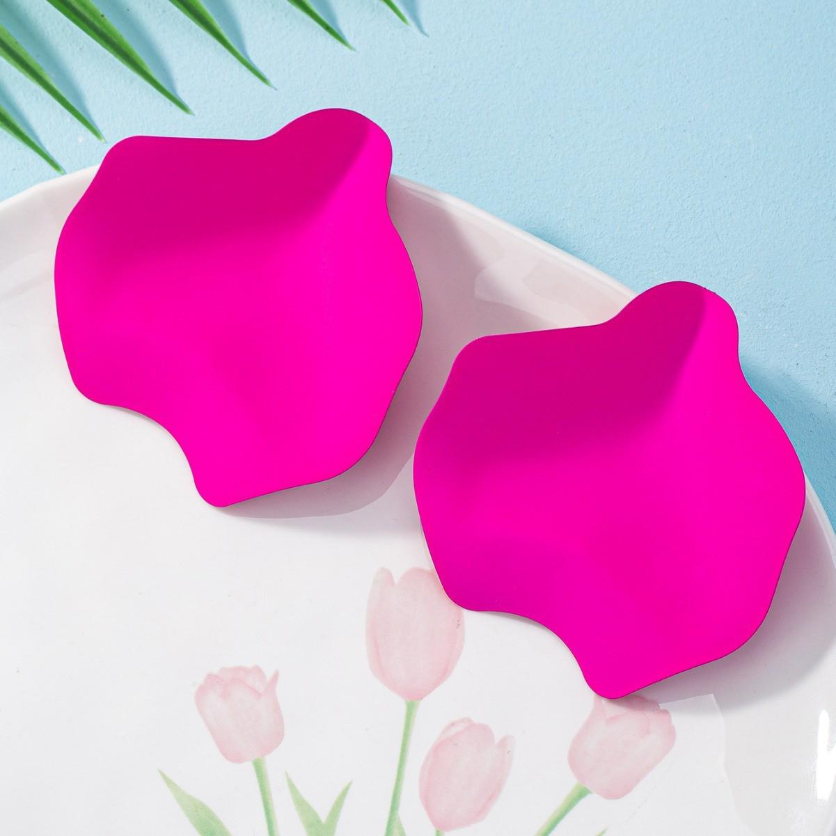 Geometric Irregular Earrings: Trendy Exaggerated Street Style for Women in European & American INS Fashion розы красного