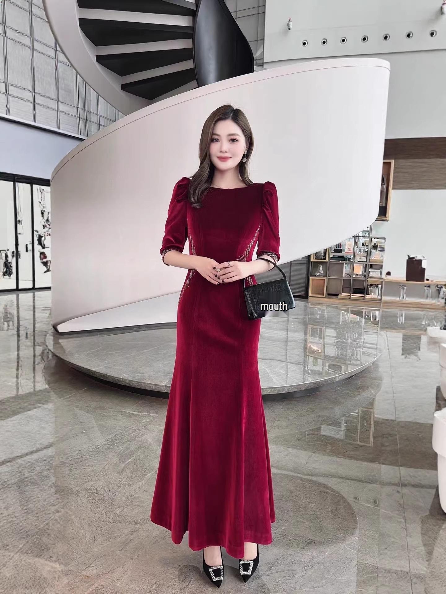 Elegant Red Velvet Mermaid Dress with Rhinestones for Spring 2026 – Mother of the Bride Gown XXXL вино красного