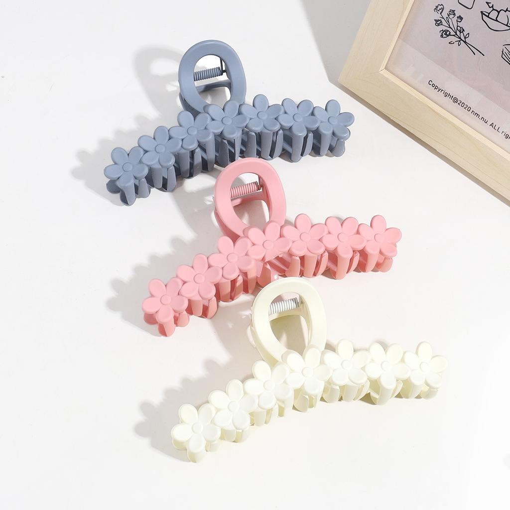 1pc Solid Color 13cm Large Simple Flower Clip Fashionable and Elegant, Shark Clip At the Back of the Head Hair Accessory