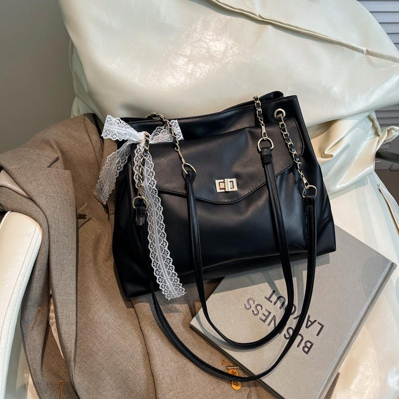 

Женская сумка-тоут через плечо с цепочкой, большая вместимость, универсальная, весна/лето 2025 чёрный