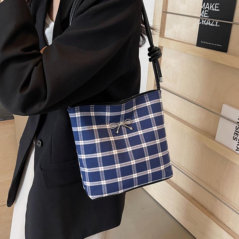 This Year's Popular Bag Women's Summer Versatile 2024 New Fashion Shoulder Messenger Bag Plaid Women's Bucket Bag