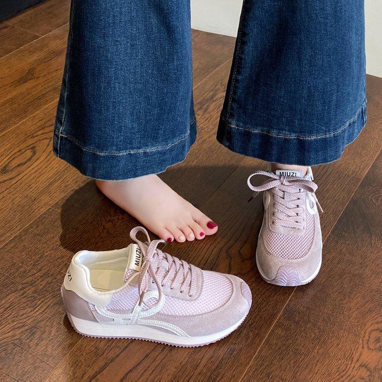 Inre höjning Tyska träningsskor dam sommar 2025 nya andningsbara nät sportskor luktar inte fötter casual retro bräde skor