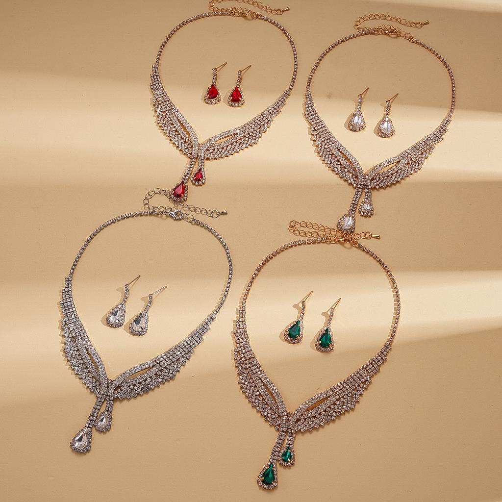 Two-piece Set of Diamond-encrusted Water Drop Pendant, Collarbone Chain, Temperament, Fashionable Neck Chain, Light Luxury Necklace.