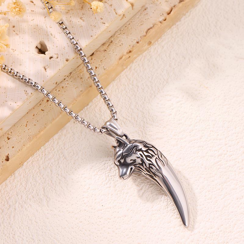 Men's Domineering Wolf Head Necklace - European & American Retro Titanium Steel Wolf Tooth Pendant Chain