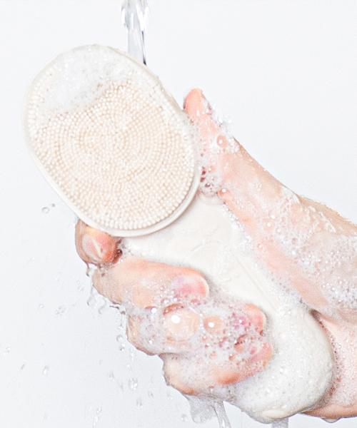 OA Hot & Cold Vibrating Facial Cleansing & Massaging Device (5011338065)