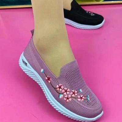 Fashion Fashion Embroidered Shoes Lightweight Soft Soled Middle-aged Mother Sports Shoes Non-slip Breathable Fabric Vulcanized Shoes