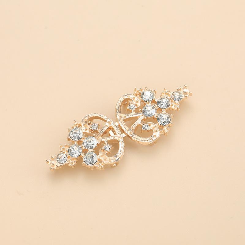 1 Pair Alloy Cardigan Collar Clips Holder Women Decor Crystal Cape Cloak Clasps Fasteners Buckle Brooch Clip