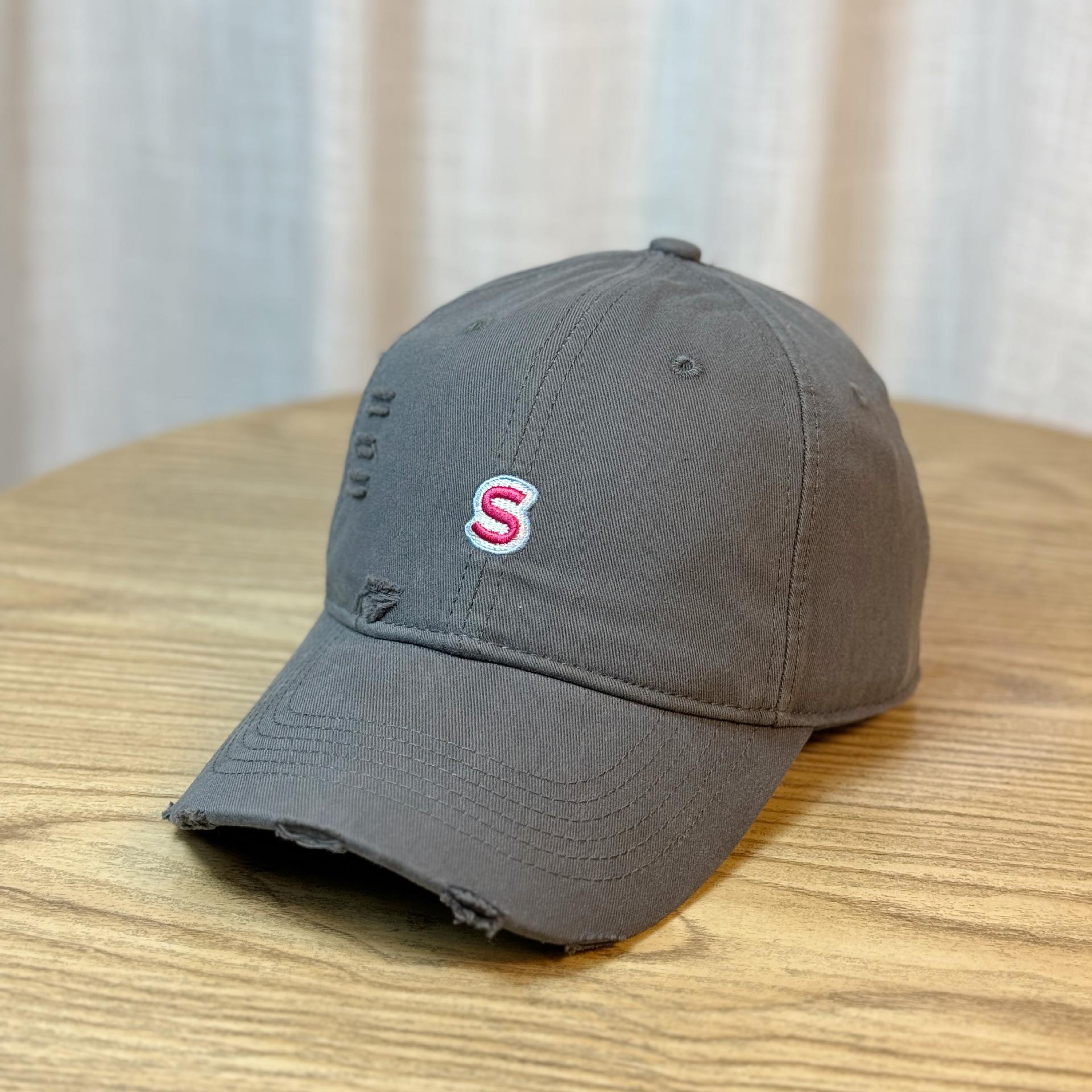 

Letter Embroidered Baseball Cap for Women, New Spring/Summer Versatile Hat, Korean Style Wide Brim Duckbill Cap that Makes the Face Look Smaller Adult54-60Adjustable сірий колір