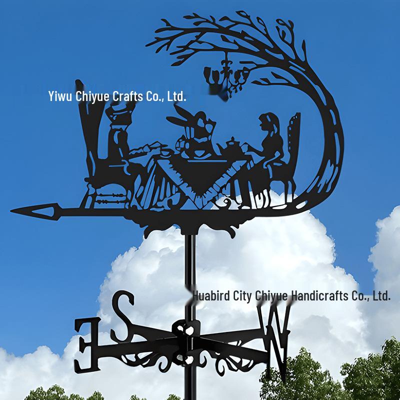 Weather Vane Ornament: Outdoor Wrought Iron Spray-Painted Roof Decoration Metal Craft