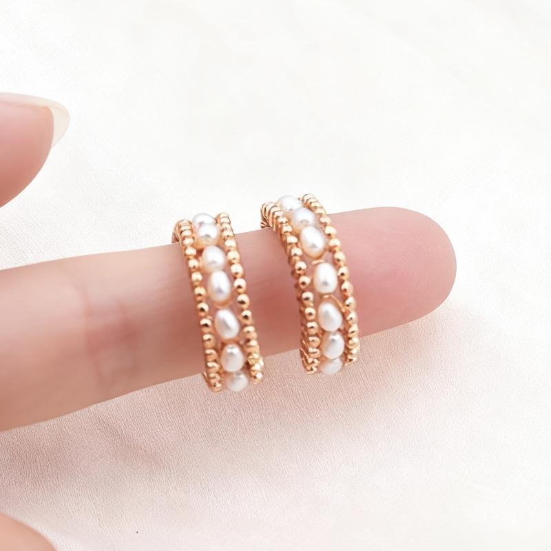 

New Trend Pearl C-shaped Women s Stud Earrings Hollow Geometric Statement Simulated Pearl Small Earrings 2026 pendientes mujer