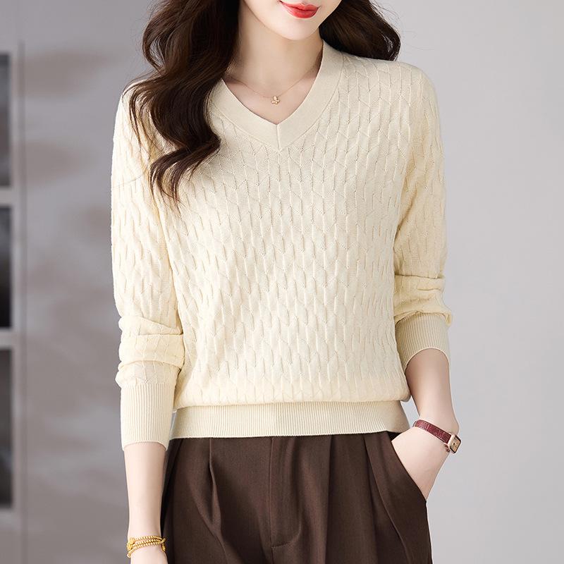 V-Neck Knitted Long-Sleeve Sweater: 2025 Early Autumn Fashion for Women