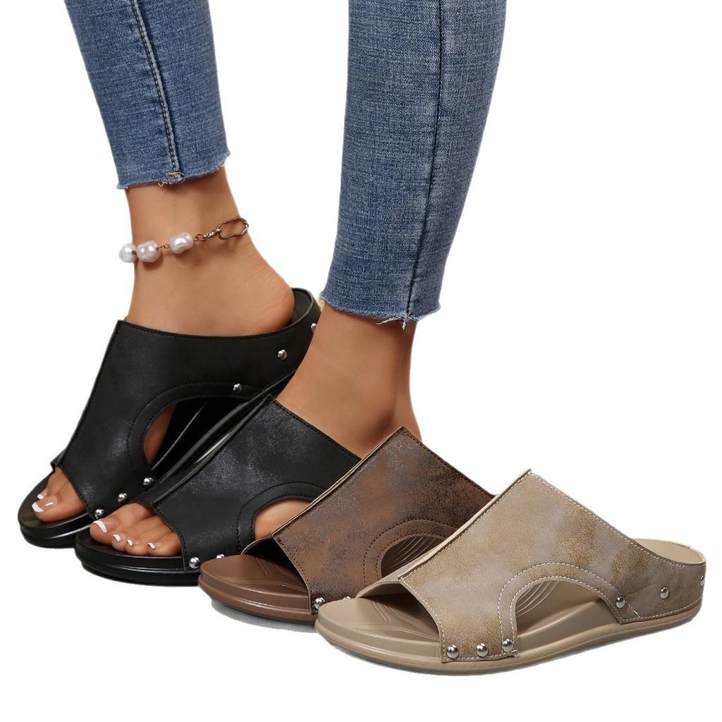 Europa, Amerika 2025 Sommer neue große Größe Keilabsatz weiche Sohle Knopfnieten einfarbig rutschfeste und verschleißfeste Sohle Fischmaul Freizeit-Hausschuhe