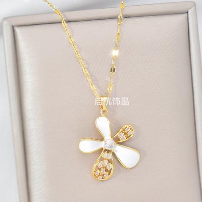 Náhrdelníky a přívěsky – Náhrdelníky