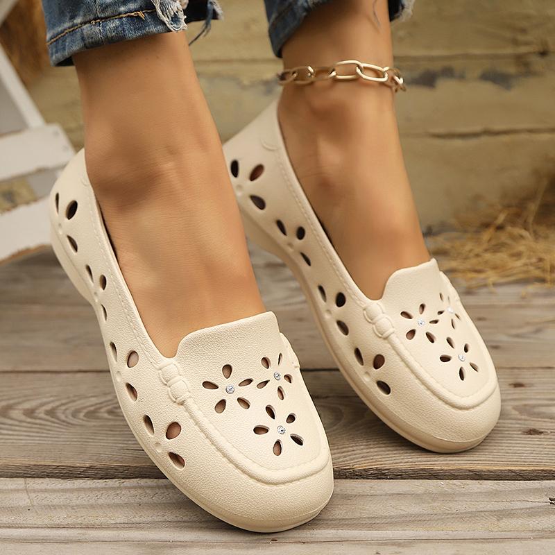 Fashion New Women's Single Shoes with Summer Hollowed Out Soft Sole for Comfortable Hiking Wear Walking Casual Flat Sandals 2025