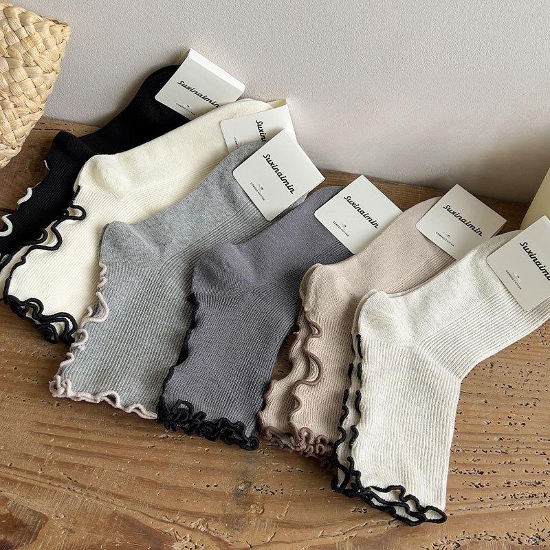 Black Fungus Lace Socks for Women, Mid-calf Socks for Spring and Autumn, Coffee-colored Socks for Autumn and Winter