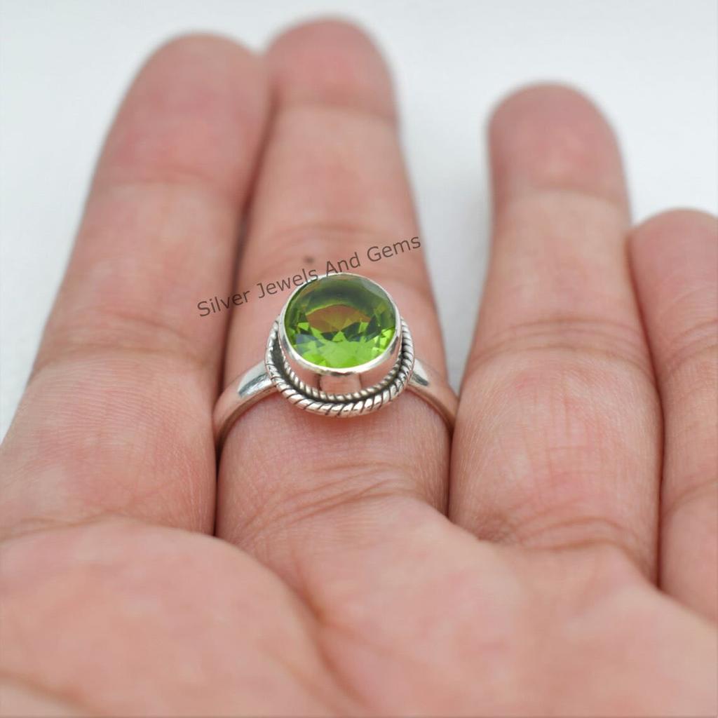 Natürlicher Peridot Ring, Handgefertigter 925 Sterling Silber Ring, Designer Ovaler Peridot Ring, August Geburtsstein, Verlobungsring