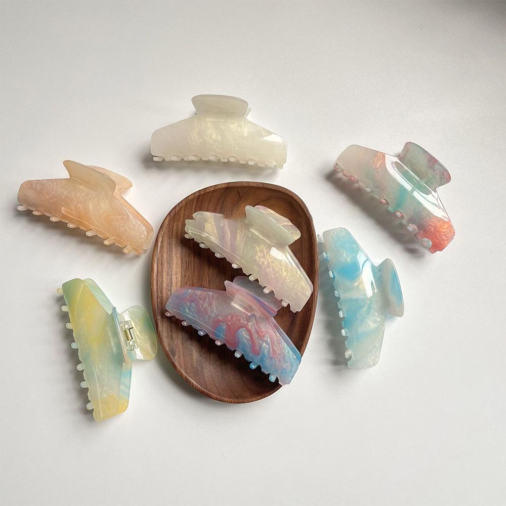 1pc Korean-style large dappled gradient color acrylic claw clip, sweet spring and summer back of the head hair clip.