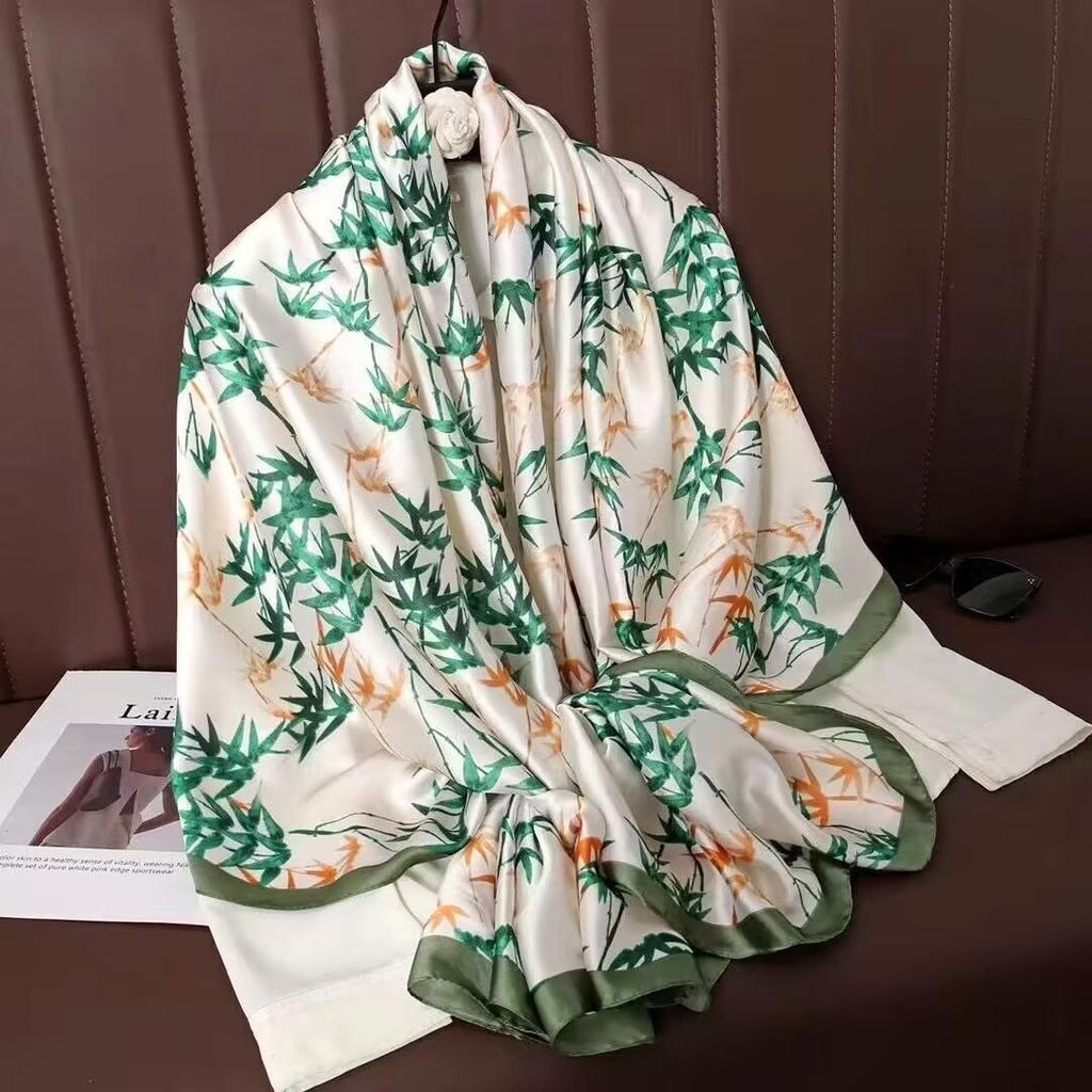 1 Pcs 90X180 Retro Chinese-style Green Animal, Crane and Flower Long Scarf, Paired with an Air-conditioned Shawl for Women