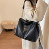 Nagy kapacitású táska Női divat Új Sokoldalú ingázó Válltáska Táska