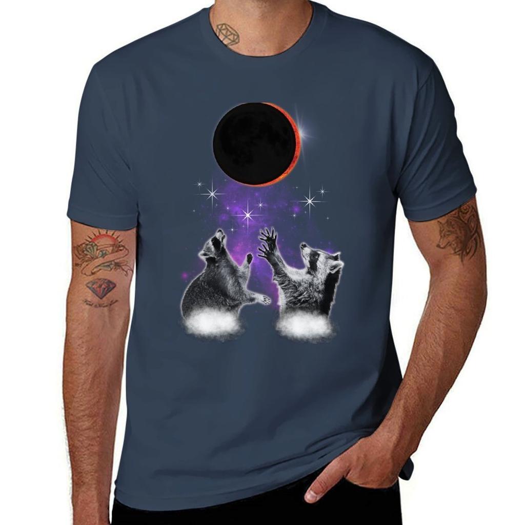 Funny two Raccoons Vintage Retro Graphic in Total Solar Eclipse Raccoon Lovers TShirt Fitness Training Breathable Tee