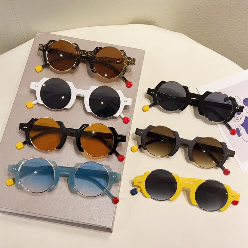 KAMMPT Round Sunglasses Men Women Fashion Hip Hop Casual Outdoor Sun Glasses Trendy Chic Brand Design Shades