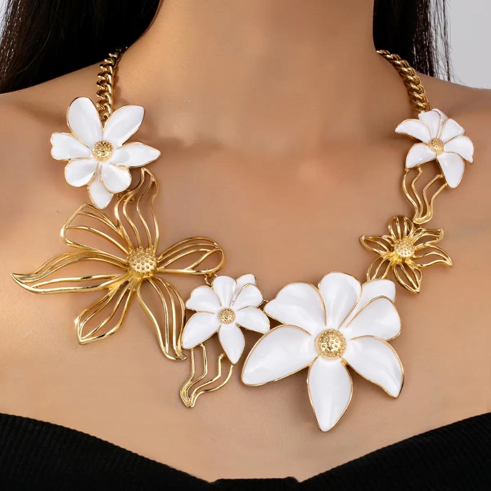 Irregular Flower Collarbone Chain Vintage Women Pendant Necklace Trendy Floral Necklace  Girls