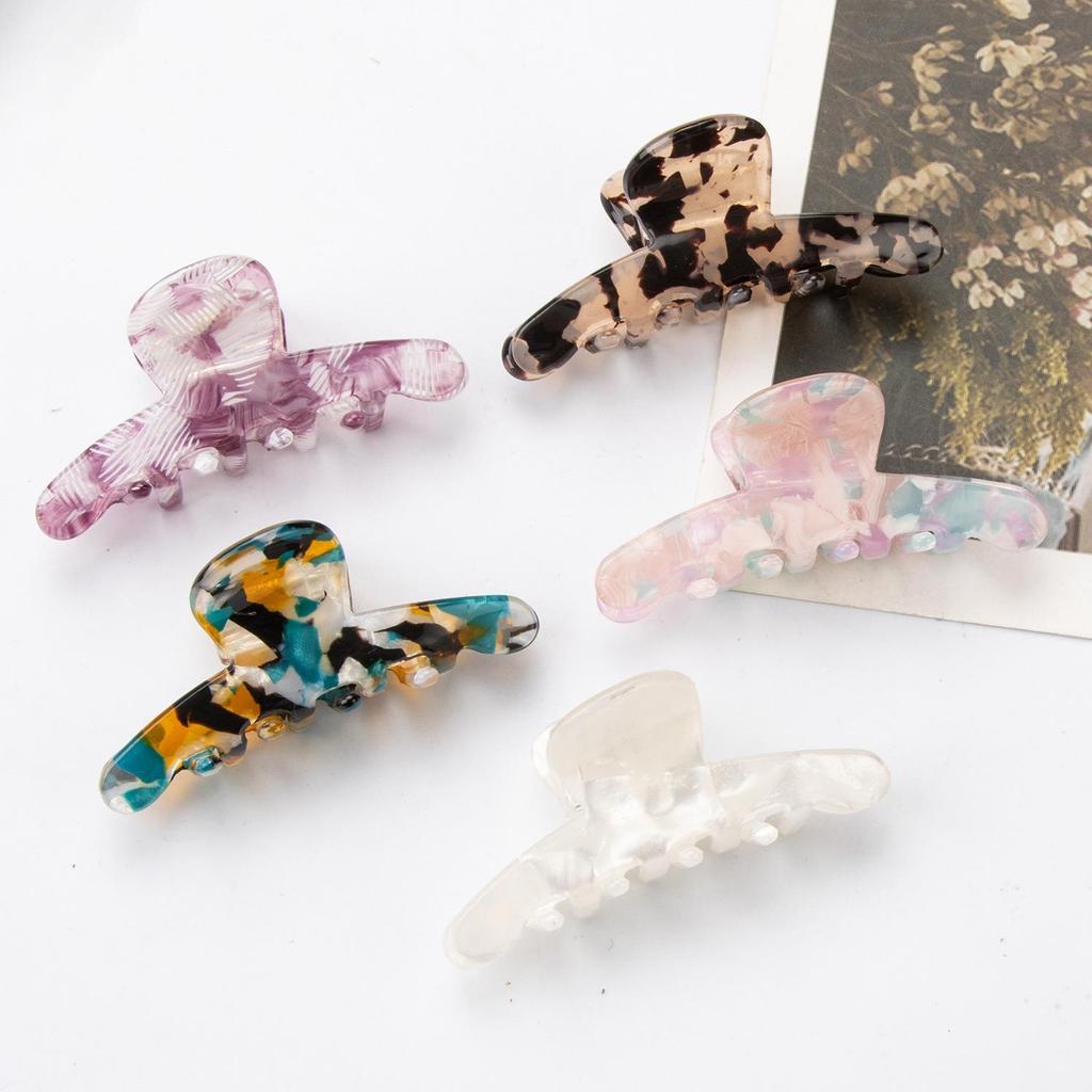 Bamboo Yao Elegance: Korean Fashion Small Claw Hair Clip for Women