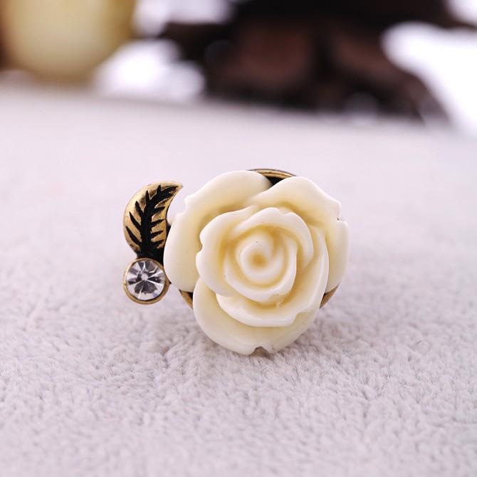 European & American Retro Rose Ring: Low-Key Elegant Style for Ring Finger Accessories