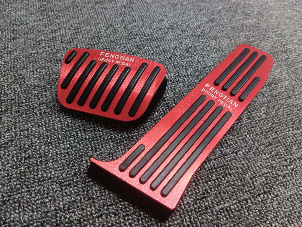 Pedály pro Toyota Wilfa/Elfa 2023 Plynový a brzdový Pedály akcelerátoru a brzdy z hliníkové slitiny pro úpravu interiéru Příslušenství