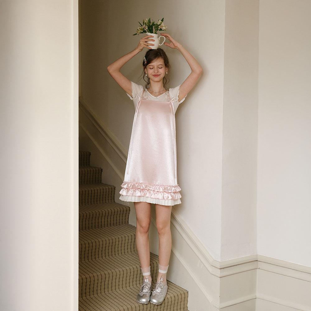 Ceme Adu Cest_Satin Ruffle Sleeveless Dress