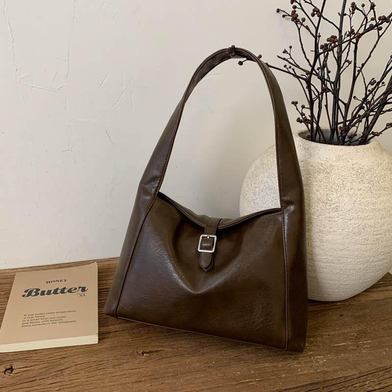 

Light luxury retro soft leather underarm bag women s 2025 autumn and winter new large-capacity simple shoulder bag hand bag