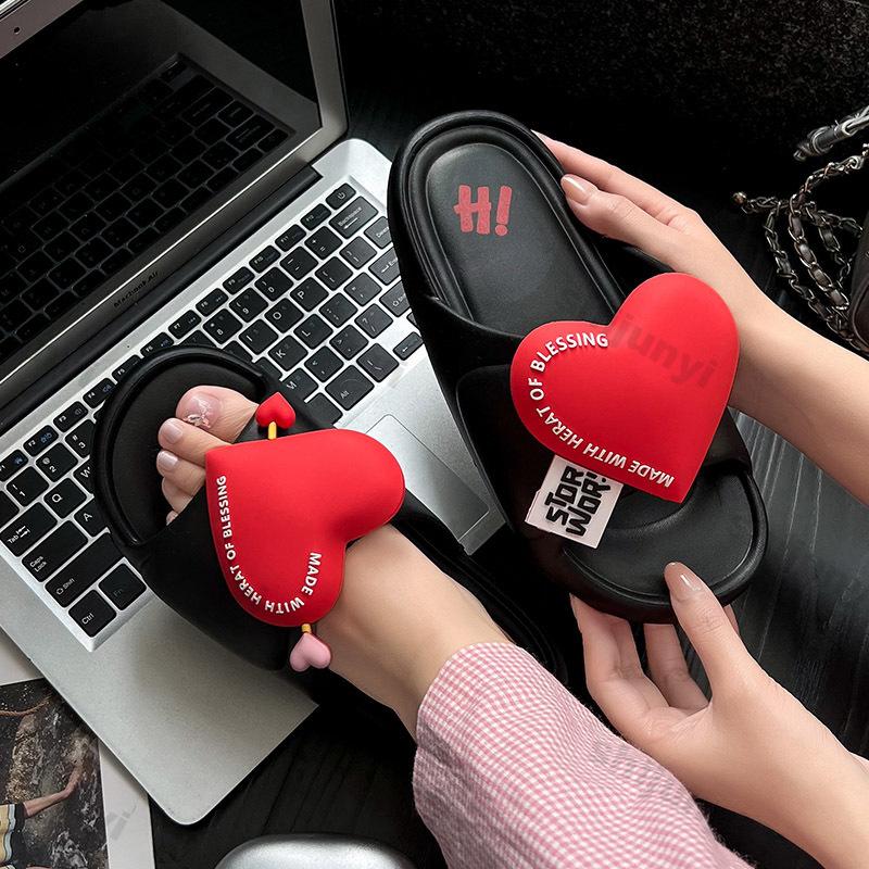 Women Summer Slippers Beach Slides Cartoon Love Flip Flops Flat Sandals Home Outdoor Anti-Slip Slippers EVA Flip-flops