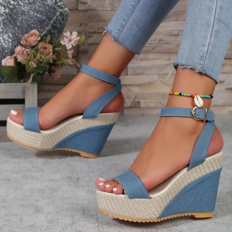 Large 35-42 Thick Sole Women's Sandals 2025 Summer New Women's Flat High Heels Fairy Style Korean Edition Versatile