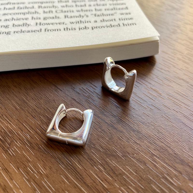 Su Chuang S925 Sterling Silver Square Ear Cuff: Women's Elegant Light Luxury Minimalist Earrings